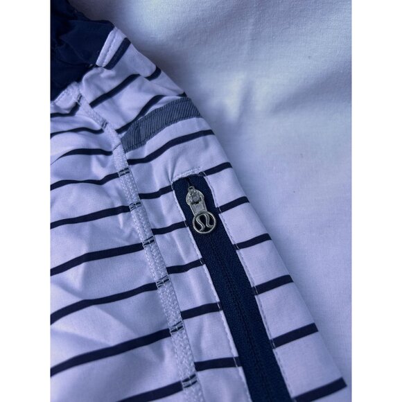 Lululemon Womens Striped White & Navy Athletic Shorts Size 2-4 - Picture 2 of 5